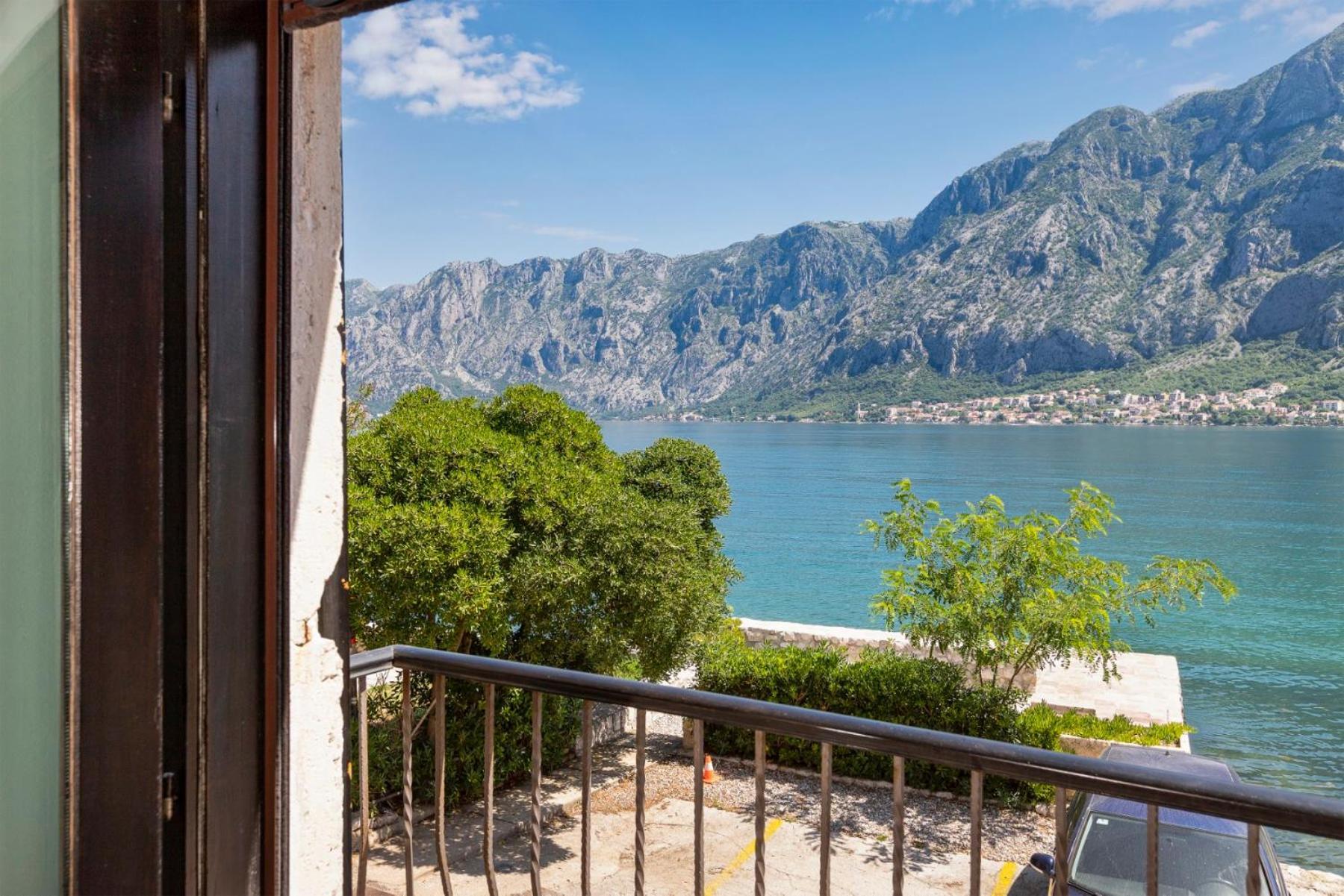 Apartments Saxo Kotor Exterior photo